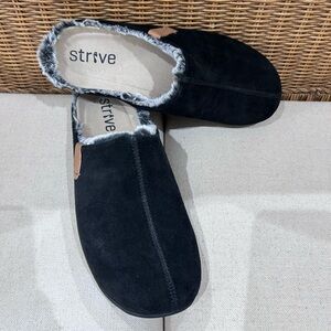Strive Luxembourg Supportive Slipper Black Men’s Size 11 mule NEW IN BOX